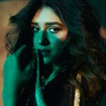 Sanskruti Balgude Instagram - “…I’d rather remain a mystery..♠️ “ @asopalav @nehachaudhary_ @nikhilmore77 @truptihairstylist @santushtimahadeo @ishreyaskeskar #sanskrutibalgude #ladyinblack #mysterious