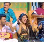 Sanskruti Balgude Instagram - ‘महाराष्ट्राची हास्यजत्रा’च्या मंचावर आगामी ‘चौक’ चित्रपटाच्या निमित्ताने येणार प्रसिद्ध लेखक, दिग्दर्शक आणि अभिनेते प्रवीण तरडे! पाहा, ‘महाराष्ट्राची हास्यजत्रा’- हास्याचा चौकार. आज रात्री 9 वा. फक्त आपल्या सोनी मराठीवर! . . चौक - २ जूनला महाराष्ट्रभरात होणार प्रदर्शित! #महाराष्ट्राचीहास्यजत्रा #chowkposter #marathimovie #dayagaikwad #devendragaikwad #pravintarde #kirangaikwad #SnehalTarde #sanskrutibalgude #shubhankarekbote #upendralimaye #rameshpardeshi #akshaytanksale #rayaabhyankar #marathifilm #marathimovie #maharashtra #release #pityabhai #director #anuradhaproduction #daterelease #marathi #filmindustrynews #MaharashtrachiHasyaJatra #हास्याचाचौकार #HasyachaChaukar #सोनीमराठी #SonyMarathi #विणयाअतुटनाती #VinuyaAtutNati