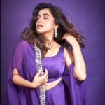 Sanskruti Balgude Instagram - PURPLE पल पल, हर पल हर पल..! 💜😋 @shubham.panse.photography @puja.patelll @sheetalpalsande @stylist.chaitalikulkarni @ivvatiartjewellery