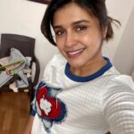 Sanskruti Balgude Instagram – “KAT” च्या Look test चे हे काही photos.. Filming ते Theatre मध्ये तुम्हाला ती भेटे पर्यंत चा प्रवास खुप काही देऊन गेला! 
“KAT” शी ओळख झाल्या झाल्या तीच्या प्रेमात पडले होते..आणी तुम्ही सुद्धा तितकंच प्रेम तीला दीलत, देताय…🥹🩵
मनापासून Thankyou आहे भाई!! 🙏🏼😭🥹

जय लंबोदर ! 🙏🏼😎

#chowk  #sanskrutibalgude #kat