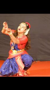 Sanskruti Balgude Instagram - “ कृष्णा नी बेगने बारो…”
(Krishna please come quickly )

Probably mentioned more than it needed to be that how close to my heart this dance is only because it’s “Krishna”. Had an opportunity to perform at the ISKCON (Kondhwa) “Janmashtami Festival” this year (finally) and I could ask for nothing more. 🙇🏻‍♀️
With immense courage and love am going to be posting my favourite bits on Instagram. Here’s Part 1, but you can obviously watch the whole video on YouTube, 

https://youtu.be/XZYGhuTv_X0?si=7zoiQTbA7DEBayLD

@that_odd_engineer @odd_creatives

#sanskrutibalgude #krishna #krishnajanmashtami #krishnaneebeganebaaro #iskcon