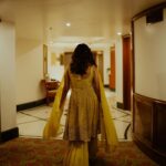 Sanskruti Balgude Instagram - “चौक” Trailer Launch…😎💛 @harshadamore__ @kalamandir_thane @truptihairstylist @ishreyaskeskar @ganesh_theshutterkey #sanskrutibalgude #actress #yellow