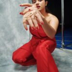 Sanskruti Balgude Instagram - …HAD to document! ♥️💋💄 #GoldenWomanIconAwards #BestActress #Chowk Styling : @harshadamore__ Outfit : @house_of_rozee_ Photos by : @addy_d_0607