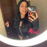 Sapna Pabbi Instagram – I remembered to take pix #photoshyreflections 🚺🛗 Outfit @sheinofficial Lisbon, Portugal