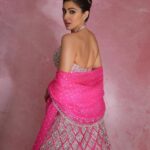 Sara Ali Khan Instagram - भारतीय Barbie 💖🪩🎆💅🏼🎟️💋 👗💣: @manishmalhotra05 @manishmalhotraworld 💄: @vardannayak 💇‍♀️: @hairbytabassum 📸: @shubhammandhyanphotography
