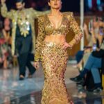 Sara Ali Khan Instagram - 🪄💫🤩 Glitter and Glamour at the Grand Launch of @jioworldplaza 🤩🤩🤩 The first time I ever walked the ramp was for @abujanisandeepkhosla at Antilia in 2012. 11 years later on Nita Ma’ams birthday as I walked through this glorious plaza, I couldn’t help breaking into smiles and waves when I saw the familiar faces of my teachers, principals and chairperson! From DAIS to #jioworldplaza @droptop.royale @rivieralynn @aasifahmedofficial
