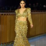 Sara Ali Khan Instagram – 🪄💫🤩

Glitter and Glamour at the Grand Launch of @jioworldplaza 🤩🤩🤩 
The first time I ever walked the ramp was for @abujanisandeepkhosla at Antilia in 2012. 11 years later on Nita Ma’ams birthday as I walked through this glorious plaza, I couldn’t help breaking into smiles and waves when I saw the familiar faces of my teachers, principals and chairperson! From DAIS to #jioworldplaza 

@droptop.royale @rivieralynn @aasifahmedofficial