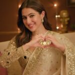 Sara Ali Khan Instagram - Make the Diwali Mmmmoments Perfect with your loved ones and Ferrero Rocher Moments. Wishing you a Very Happy Diwali. #Mmmmoments #HappyDiwali #FerreroRocherMoments #ad