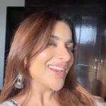 Sara Gurpal Instagram - #SaraKehndi Who else is loving this song ??