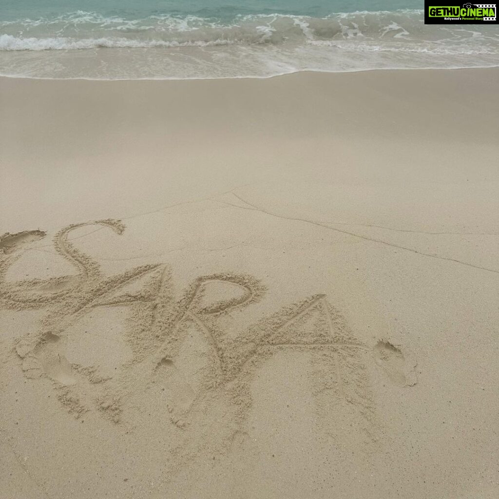 Sara Gurpal Instagram - #throwback to those beautiful days . 📍 @mirihi_island_resort @thestandardmaldives