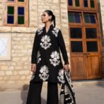 Sarah Khan Instagram - UNSTITCHED – FALL/WINTER Discover statement seasonal style with bold prints, contemporary designs, and striking motifs from SAPPHIRE Unstitched – Fall/ Winter Collection. Launching Tomorrow 4 PM online | 6th Oct in-stores #sapphire #sapphirepk #sapphirepakistan #sapphireonline #sapphireunstitched #fallwintercollection