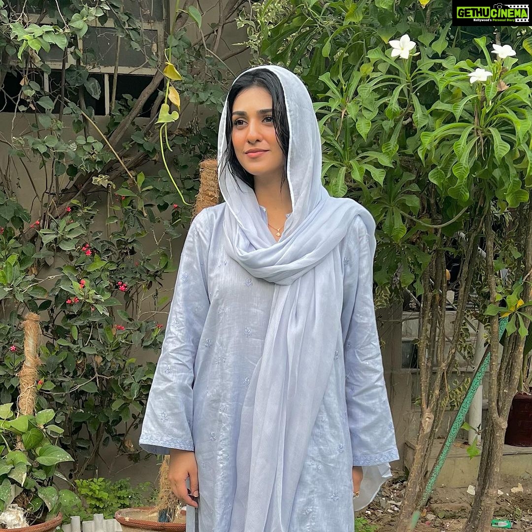 Sarah Khan Instagram - See you all tomorrow! #namakharam