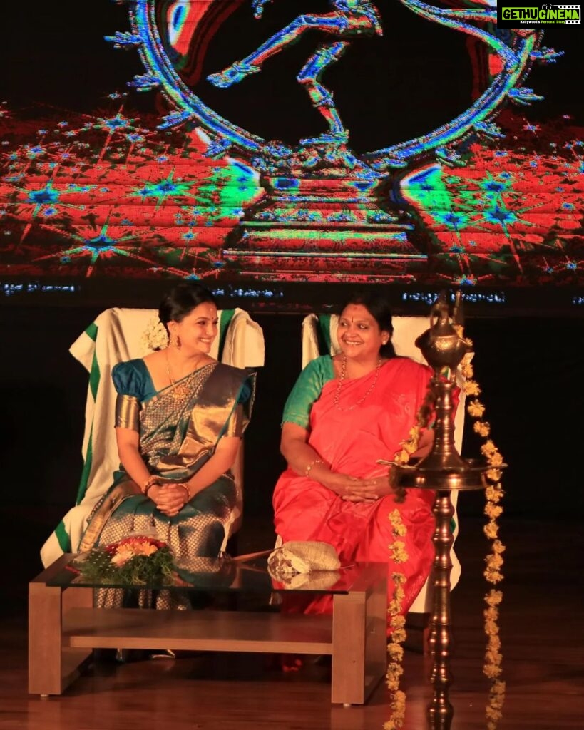 Saranya Mohan Instagram - Arangettam 2023 By Natyabharathi Dance School Location @kacvkovalam Chief Guest : Dearest @arundhathi_b @charuhariharan 📸 @dera.david_moments Kerala Arts and Crafts Village