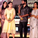 Saravana Vickram Instagram - Together we received our first award 🥹☺️ We are delighted to receive the "Cinemakaaran Award" Finally we got recognised for our recreation reels 🤩🥰🥰🥰 This is more special to us because we feel it is the result of our Hardwork and love for our work...😌😌🤍 Many thanks to those who support and encourage us to do this kind of recreation videos😍😊💕 Thank you my dear nanba @vj_deepika_ for supporting me to do recreation videos and getting these awards as a talented fellow artist. It would not have been possible without you..👫🏻 Pc 👉 @gokul_krishnan_1010 Thank you @cinemakaaran24 for presenting this Award to us. ... #awards