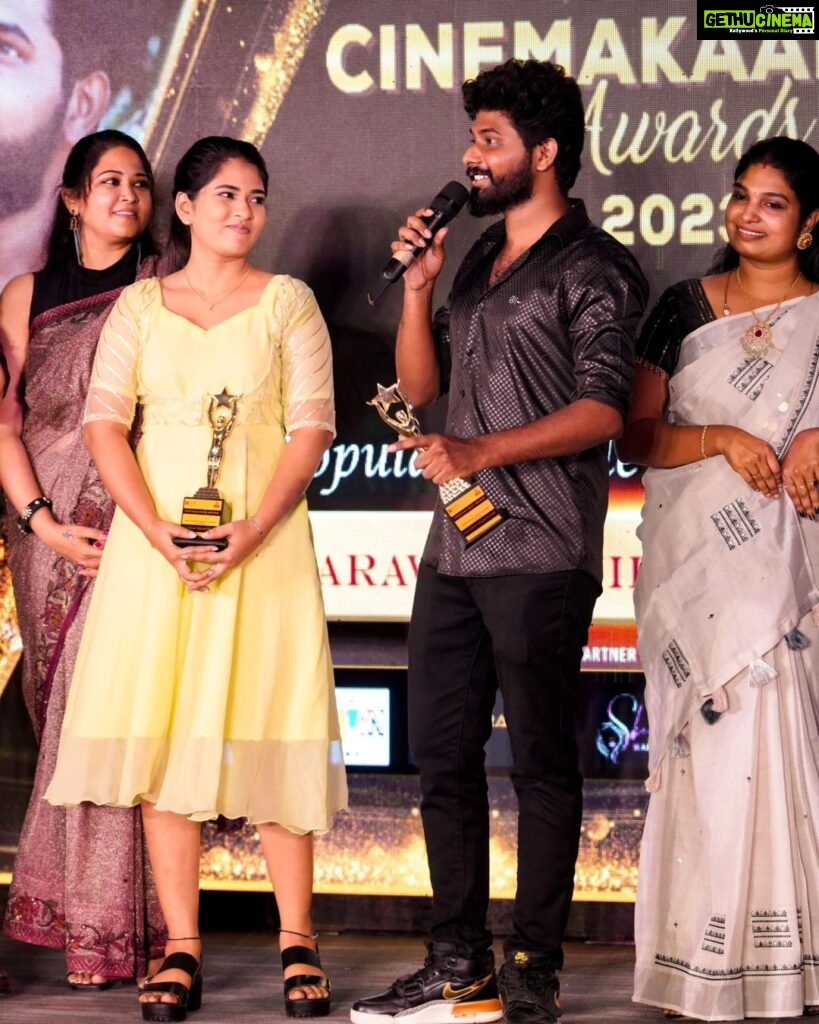 Saravana Vickram Instagram - Together we received our first award 🥹☺️ We are delighted to receive the "Cinemakaaran Award" Finally we got recognised for our recreation reels 🤩🥰🥰🥰 This is more special to us because we feel it is the result of our Hardwork and love for our work...😌😌🤍 Many thanks to those who support and encourage us to do this kind of recreation videos😍😊💕 Thank you my dear nanba @vj_deepika_ for supporting me to do recreation videos and getting these awards as a talented fellow artist. It would not have been possible without you..👫🏻 Pc 👉 @gokul_krishnan_1010 Thank you @cinemakaaran24 for presenting this Award to us. ... #awards