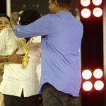 Saravana Vickram Instagram – ‘RISING STAR’ π«of the year Award.
Thank you for this Recognition β¨ππΌ
@the_event_company_team
Ivlo naal kasta pattu pannuna visyathuku oru sirandha angikaaram…
Thank you all… β€οΈππΌ
Keep supporting βΊοΈ
Pc π @gokul_krishnan_1010
#saravanavickram
#award #sita #talent #passion #acting