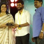 Saravana Vickram Instagram – ‘RISING STAR’ π«of the year Award.
Thank you for this Recognition β¨ππΌ
@the_event_company_team
Ivlo naal kasta pattu pannuna visyathuku oru sirandha angikaaram…
Thank you all… β€οΈππΌ
Keep supporting βΊοΈ
Pc π @gokul_krishnan_1010
#saravanavickram
#award #sita #talent #passion #acting