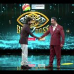 Saravana Vickram Instagram – Sharing the stage with my  inspiration @ikamalhaasan sir. 

 #TeamSaravanaVickram
#saravanavickram #kannan #PandiyanStores #Pandiyanstoreskannan
#KamalHaasan #Disneyplushotstartamil #RendulaOnnuPaakkalaam #BiggBossTamil #BBT #BBTamilSeason7 #பிக்பாஸ் #VijayTelevision #VijayTV EVP Film City