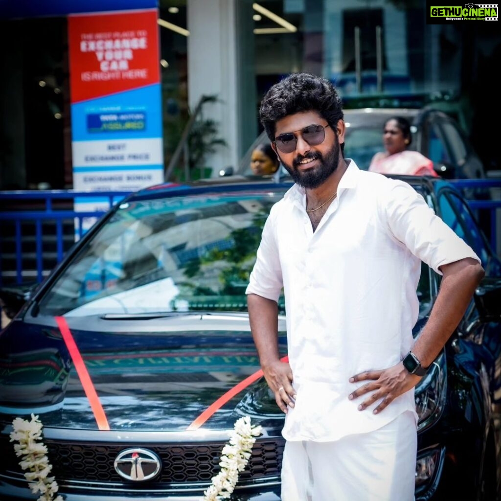 Saravana Vickram Instagram - Another Happiest Moment in my Life...😍☺️ Introducing my New Space ship 🤩🥳😋 Promoted as Car Owner 😜 🖤🖤🖤BLACK 🖤🖤🖤 #Altroz #dark PC 👉 @gokul_krishnan_1010