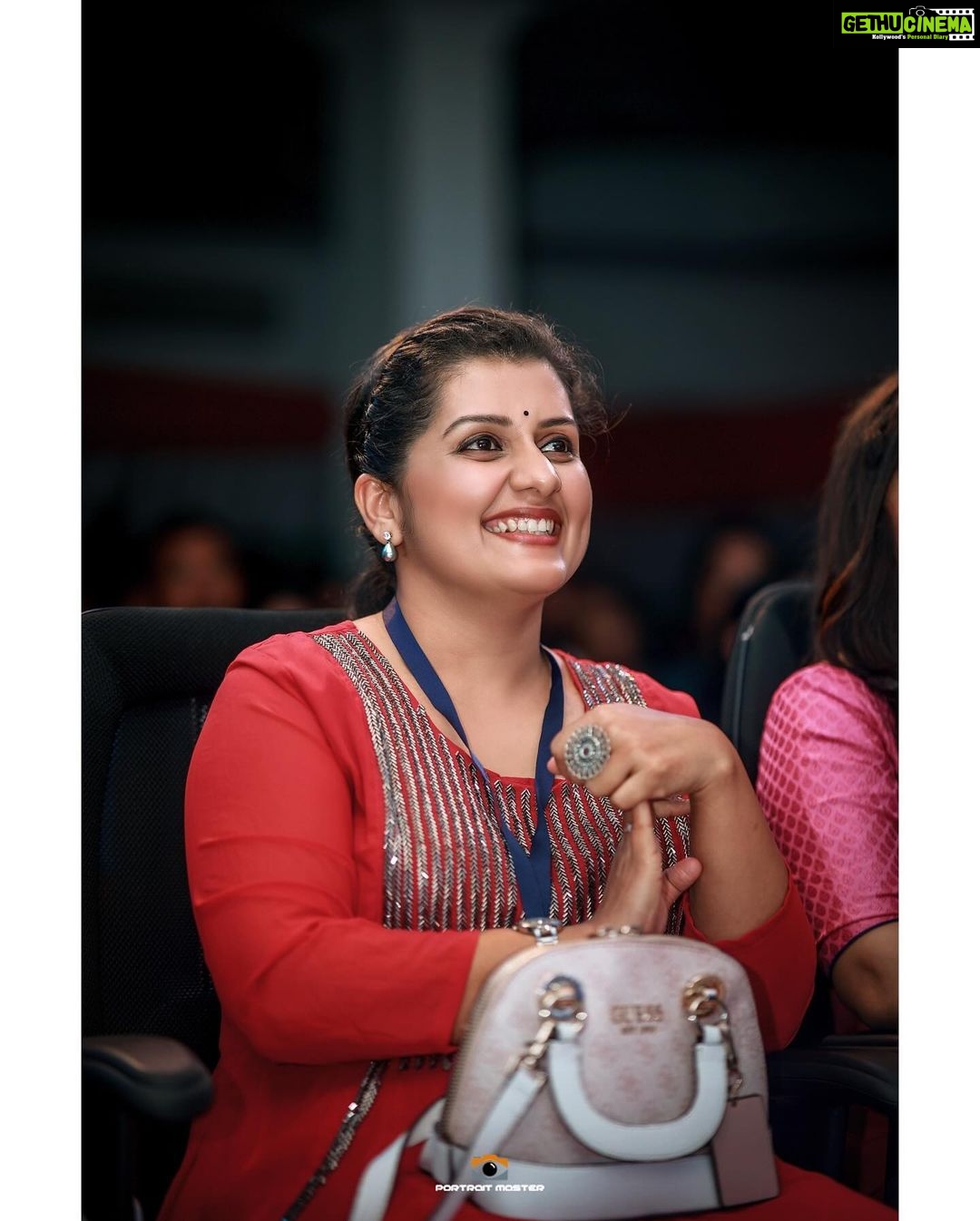 Sarayu Mohan Instagram - @sarayu_mohan @seli__sidh @rj_thushara @suneethypraveen @meeranup @fathimashefeer_ @riyadhmuhammadhali