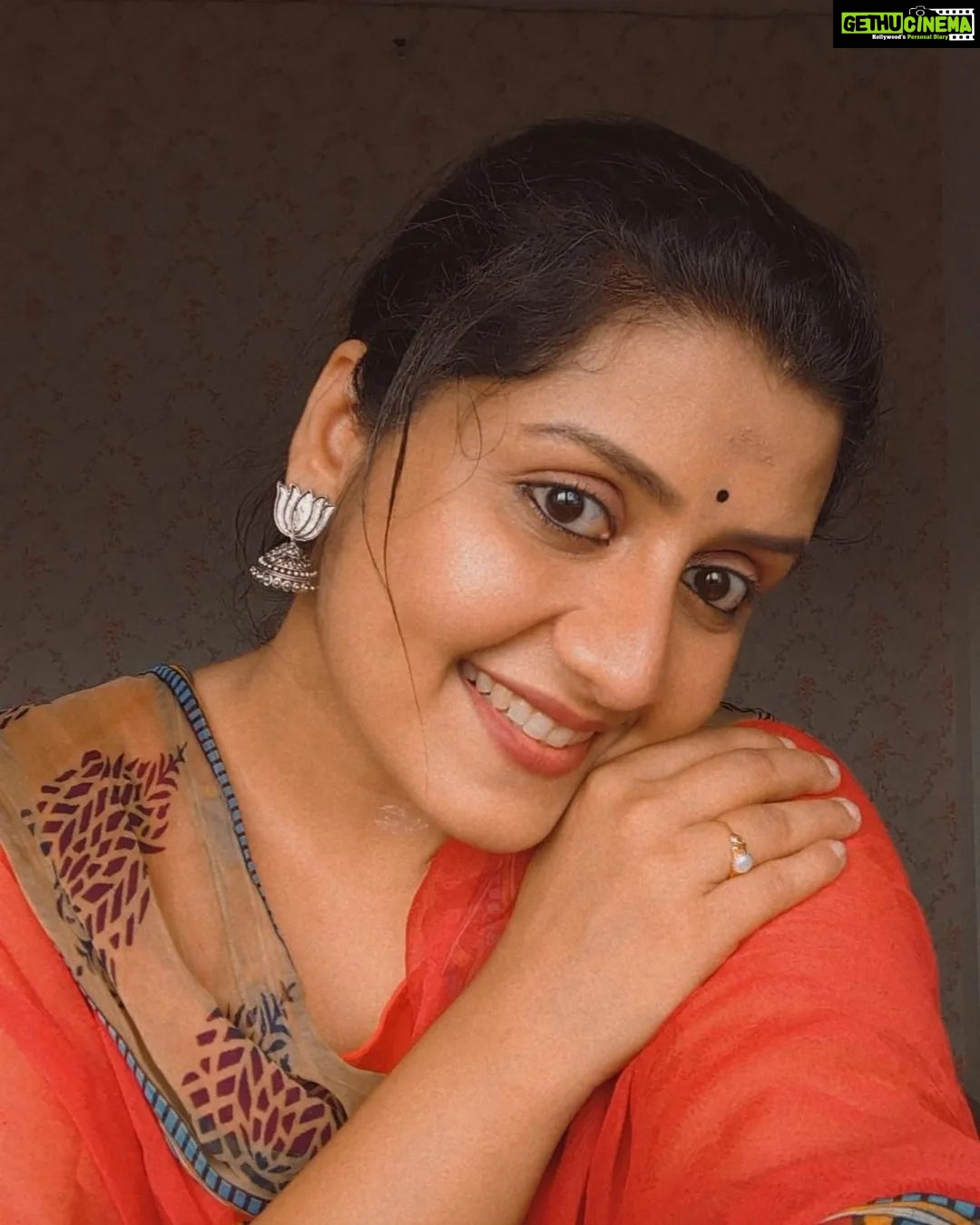 Sarayu Mohan Instagram - Shall call it as Selfies because narcissistic is too hard to spell...