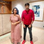 Sathish Instagram - Recently met my fav #shalini Ka. Same humbleness like #ajith sir 🤗❤️
