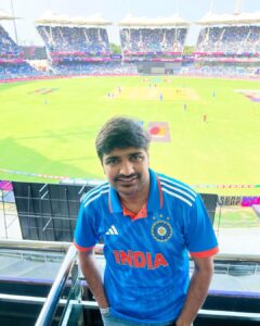 Sathish Instagram - Naaaan Ready Dhan……
Indiaaaaaa…. Indiaaaaa….. 🙏🏻 🇮🇳🙏🏻
#indvsaus 💪
#cricketworldcup2023 ❤️