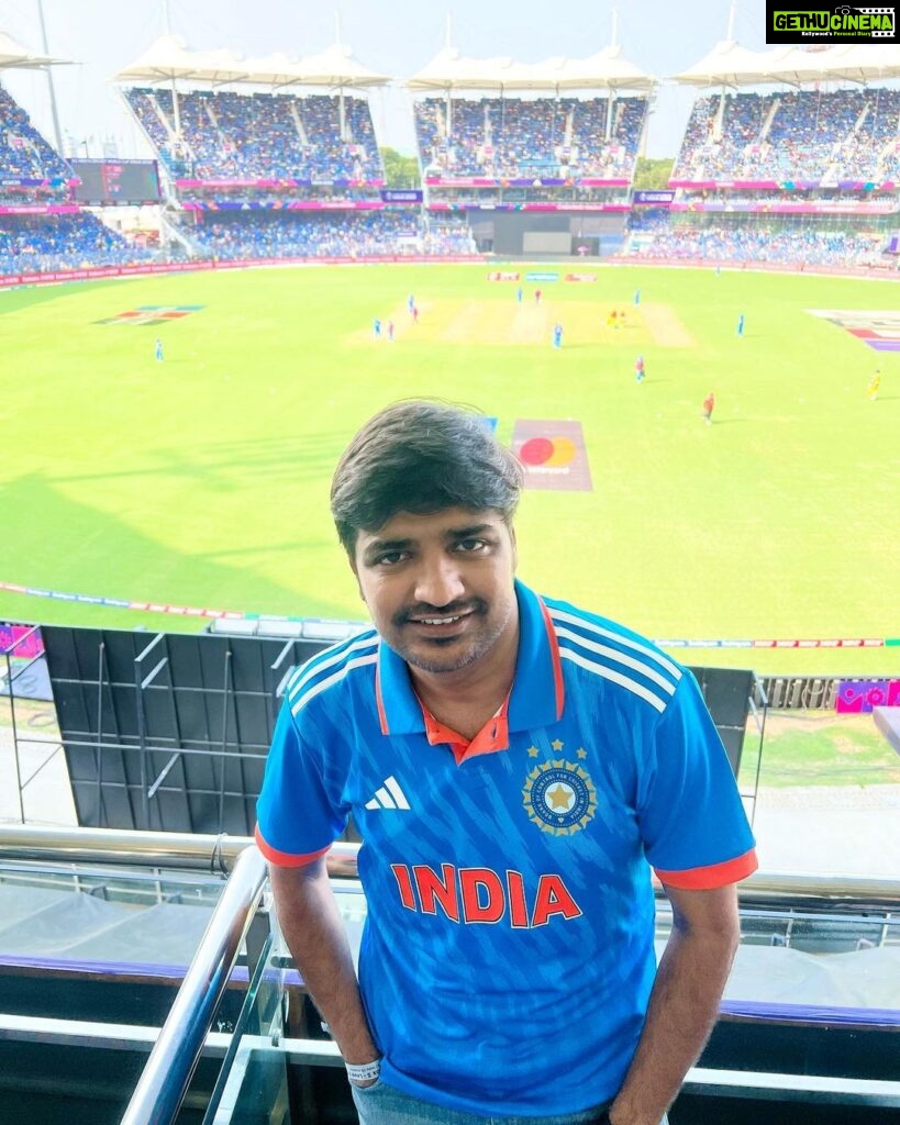 Sathish Instagram - Naaaan Ready Dhan…… Indiaaaaaa…. Indiaaaaa….. 🙏🏻 🇮🇳🙏🏻 #indvsaus 💪 #cricketworldcup2023 ❤️