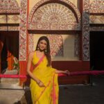 Sauraseni Maitra Instagram – সপ্তমীর সাজগোজ | 🌻🌸

#durgapuja #saptami #pujo #pandalhopping