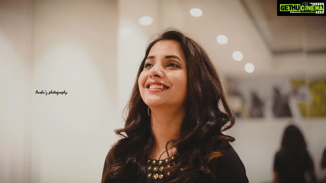 Sayali Sanjeev Instagram - Shine always ✨ @sayali_sanjeev_official .. . #jhimma2 #jhimma2on24nov #premier #movie #marathiactress #celebrity #portraitphotography #punecity #pune #punekars #citypridekothrud