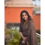 Sayali Sanjeev Instagram – Pune promotions 
•
📸 @saneshashank 
Styled by @trushala_nayak 
Earrings by @candies_collection 

Saree & blouse by @eternitybysakshi 
•
•
#goshtaekapaithanichi #intheatresnow महाराष्ट्र