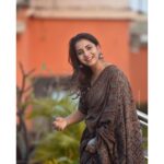 Sayali Sanjeev Instagram – Pune promotions 
•
📸 @saneshashank 
Styled by @trushala_nayak 
Earrings by @candies_collection 

Saree & blouse by @eternitybysakshi 
•
•
#goshtaekapaithanichi #intheatresnow महाराष्ट्र