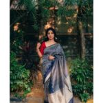 Sayali Sanjeev Instagram – •
Saree by @aura_benaras 
Styled by @trushala_nayak 
MUA & Hair @smrutibhurke_mua 
Clicked by @deepali_td_official 
•
•
#promotions #stylediaries #marathimulgi 
#goshtaekapaithanichi महाराष्ट्र