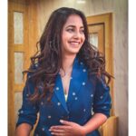 Sayali Sanjeev Instagram - 3 Days to go for JHIMMA 2 😍😎 • Super excited and nervous 😬 as well … • • 📸 @sidchandekar • Styled by @trushala_nayak Outfit by @soniyasaanchi @labelsoniyasaanchi • #jhimma2 #jhimma2on24nov #reunion #love
