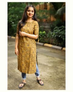 Sayali Sanjeev Instagram - 💫
•
•
•
Wearing @radheya_collection 
•
•
#goodevening