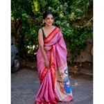 Sayali Sanjeev Instagram - गुढीपाडव्याच्या व मराठी नवीन वर्षाच्या हार्दिक शुभेच्छा 💐 Thank you so much @ck_classic_collection for this lovely cotton paithani ❤️💜 • Make up & hair @smrutibhurke_mua Clicked by @deepali_td_official • • #paithani #love Mumbai, Maharashtra