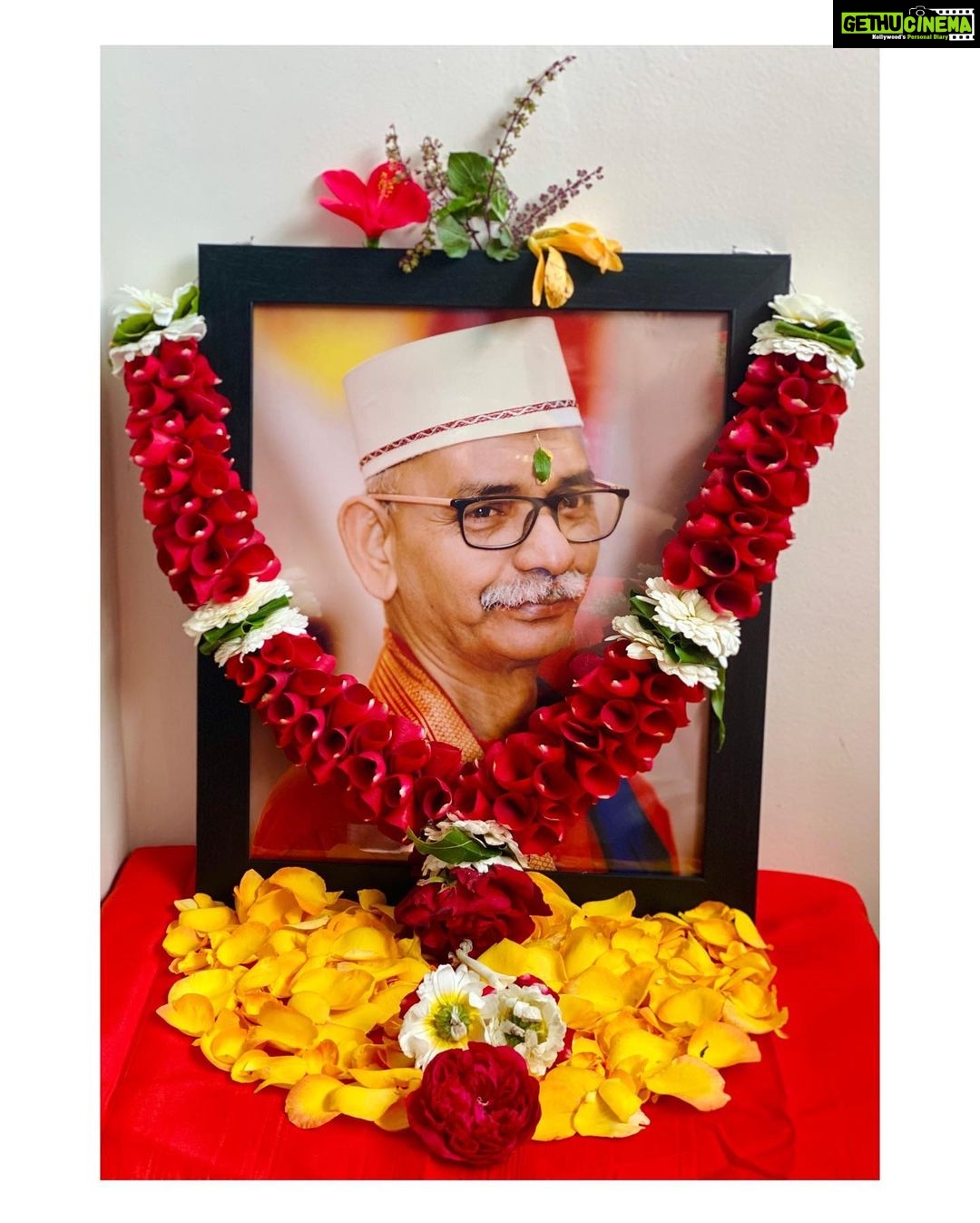 Sayali Sanjeev Instagram - बाबा ❤️ • • • #baba