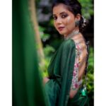 Sayali Sanjeev Instagram – Saree Girl
•
Saree by @eternitybysakshi ❣️
Blouse by @soniyasaanchi 
Clicked by my girl @deepali_td_official 
Make up & hair by my girl @smrutibhurke_mua 😘😘
•
•
#sareelove #sareeaddict #sareegirl #goodevening Mumbai, Maharashtra