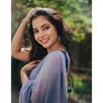 Sayali Sanjeev Instagram - Sareeaddict • Saree by @eternitybysakshi ❣️ Blouse by @soniyasaanchi Clicked by my girl @deepali_td_official Make up & hair by my girl @smrutibhurke_mua 😘😘 • • #sareelove #sareeaddict #sareegirl #goodevening Mumbai, Maharashtra