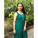 Sayali Sanjeev Instagram - 🦚 • Wearing @radheya_collection • • #goodmorning #morning #festivevibes #festivewear #clothes #fashion #instafashion #instagirl #smallbusiness Mumbai, Maharashtra