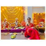 Sayali Sanjeev Instagram - सर्व मंगल मांगल्ये शिवे सर्वार्थ साधिके। शरण्ये त्र्यम्बके गौरी नारायणी नमोस्तुते।। • • Backdrop by @soniyasaanchi ❤️ Clicked by @shweta_0718 😏 • #gauripujan #gauriganpati #ganpatibappamorya #love #blessings