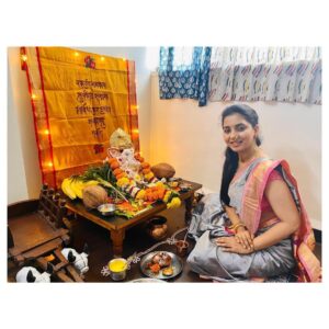 Sayali Sanjeev Instagram - गणपती बाप्पा मोरया 🙏🏻🙏🏻 • • #ganeshchaturthi #ganpatibappamorya