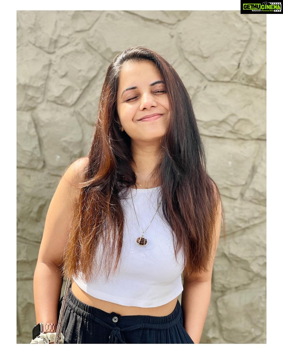 Sayali Sanjeev Instagram - 🫶🏻 • • 📸 @n.i.d.s_ • • #goodhairday #ootd