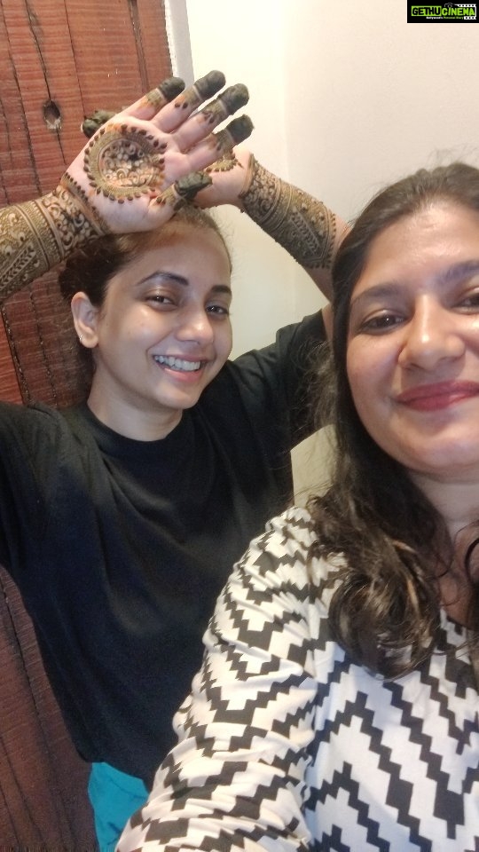Sayali Sanjeev Instagram - I love you @sayali_sanjeev_official ✨ You are the magic 💜 मुंबई, मायानगरी
