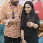 Sayali Sanjeev Instagram – @sayali_sanjeev_official @hemantdhome21 and the entire star cast of Jhimma 2 visited the Lagu Bandhu showroom to meet and greet with fans. 
@lagubandhu is proud to be associated with @jhimma2 releasing tomorrow, 24th November, at a theatre near you.

#jhimma #jhimma2 #marathimulgi #marathiactress #marathistatus #marathimovie #rinkurajguru #marathifilm #shivanisurve #marathicelebs #sayalisanjeev #jiostudios #jewellery #indianjewellery #bridaljewellery #weddingjewellery #jewellerycollection #jewelleryshop