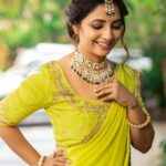 Sayali Sanjeev Instagram – 💛
Makeup & Hair by @shinewithsakshi_ 
Beautiful Nauvari Saree by @atarabynamitakataria 
Shot by @aartilokhandeofficial 
Shoot managed by @n.i.d.s_ @wechitramedia 
#saree #navvari #ootd #sayalisanjeev