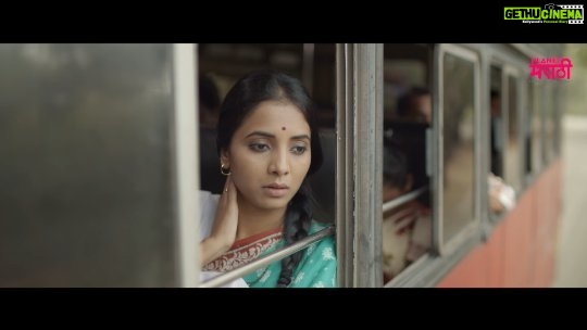 Sayali Sanjeev Instagram - इंद्रायणी का शोधत आहे प्रत्येक शहरात पैठणी? "गोष्ट एका पैठणीची" टिव्हीच्याही आधी... 'प्लॅनेट मराठी ओटीटी'वर! व्हिडीओ ऑन डिमांड वर लवकरच... Download App Now - Link in Bio @akshaybardapurkar @planet.marathi @goldenratiofilmsg @lakeside_prodns, #mantravision @abhay_vmc @piyushsingh @sg_1209 @chinta0879 @dhoopashwini @metalpowdergirl @gayatrrichitre Writer/Director - @shantanurode @sayali_sanjeev_official @suvratjoshi @aarav_shetye_ @mrinalmrinal2 @milindgunaji @mohanjoshiofficial @aditi_vinayak_dravid @shashankketkar @prajakta_hanamghar_official @madhurawelankarsatam @girijaoakgodbole @savita_malpekar.official_ @jaywantwadkar @suhitathatte @holkar_sunil @ahire_poornima @nehadandale_official @paithanithefilm @golatkardevendra #MaanikGanesh @shankar.mahadevan @shendebelareal #SanjeevRane @manishirke @limayesusmit @nannaware559 @tejakre @sujit.jagtap11 @sujitkumarchoreographer @milindmatkar @posterboysstudio @ajayvishwanatha @wobloxstudio #KolorFloat @theindiancolourist #गोष्टएकापैठणीची #GoshtaEkaPaithanichi #ComingSoon #PlanetMarathiOTT #PlanetMarathi #म #PlanetMarathiOriginals #WorldsFirstMarathiOTT #MarathiFilm #NationalFilmAward