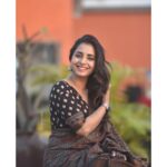 Sayali Sanjeev Instagram – Pune promotions 
•
📸 @saneshashank 
Styled by @trushala_nayak 
Earrings by @candies_collection 

Saree & blouse by @eternitybysakshi 
•
•
#goshtaekapaithanichi #intheatresnow महाराष्ट्र