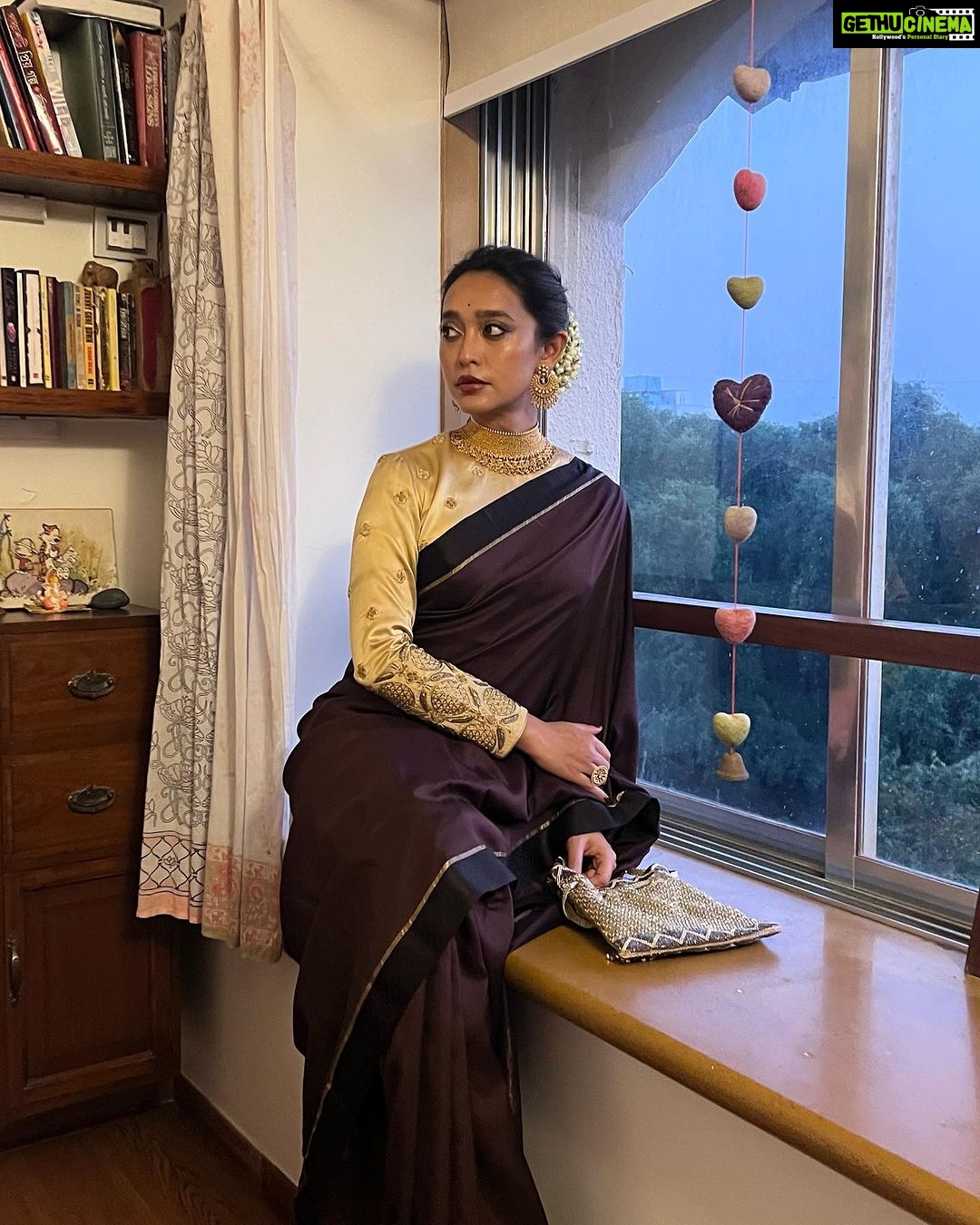 Sayani Gupta Instagram - @mumbaifilmfestival Opening Night! Finally itβs that time of the year! In @raw_mango @anmoljewellers @thepinkpotli Styled by @shreejarajgopal Assisted by @dhwanii.jain Make up by @eshwarlog Hair by @deepalid10 β¨π«π