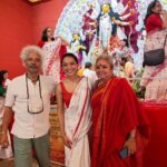 Sayani Gupta Instagram - Ashtami FamJam! @probir_gupta @vasanthigupta @lahirioindrila ❤️